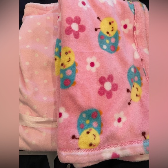 2 NWT Baby Blankets – Taggies Ladybug & Blankets and Beyond Pink Dot - Picture 1 of 9